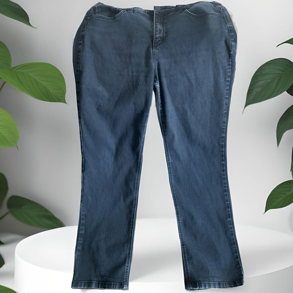 Pre Owned Women’s Jones New York Gramercy Curvy Jeans Sz 16 Casual Comfort - Picture 1 of 11